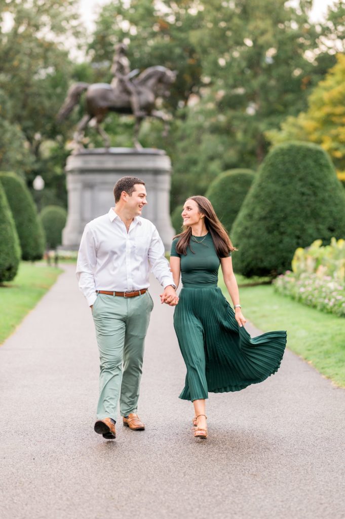 Boston Engagement photos at the Boston Public Garden 