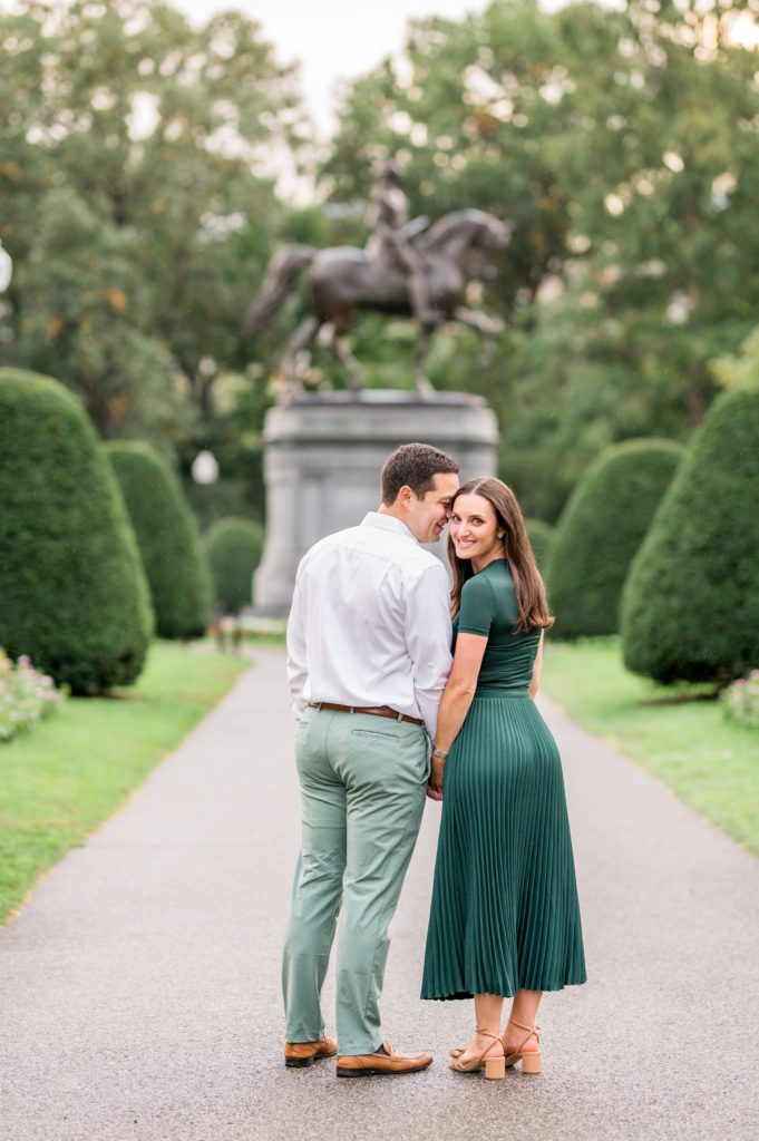 Couple photography in the Boston Public Garden 